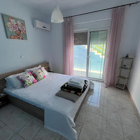 Bella's House *
