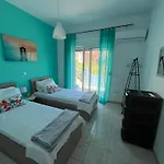 Bella's House Theológos