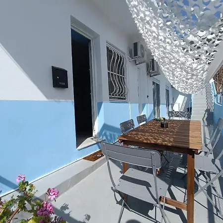 Bella's House Theológos