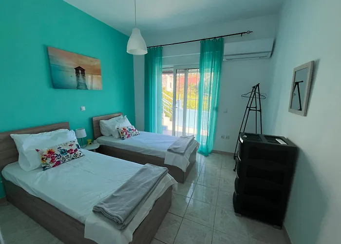 Bella's House Теологос