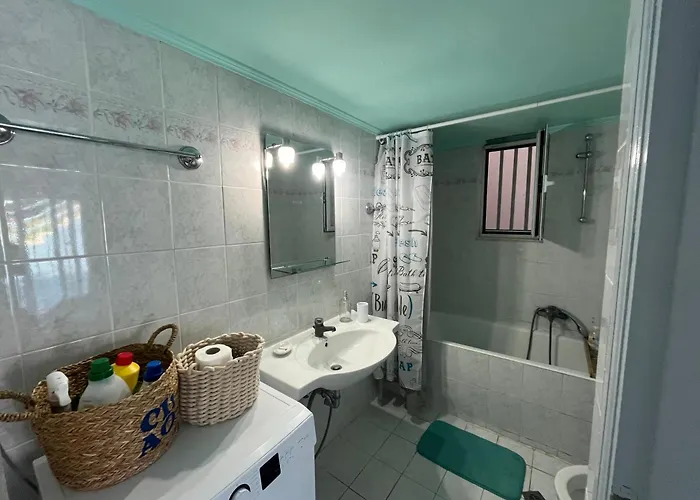 Bella's House Теологос