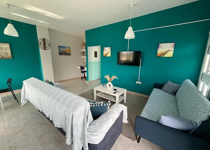 Bella's House Теологос