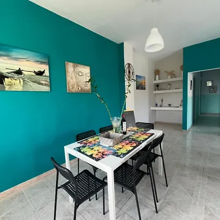 Bella's House * Theológos